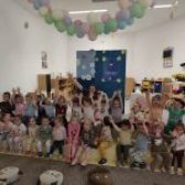 Ruksak (pun) kulture stigao u naš vrtić: Gostovanje predstave „Bebe su super!“